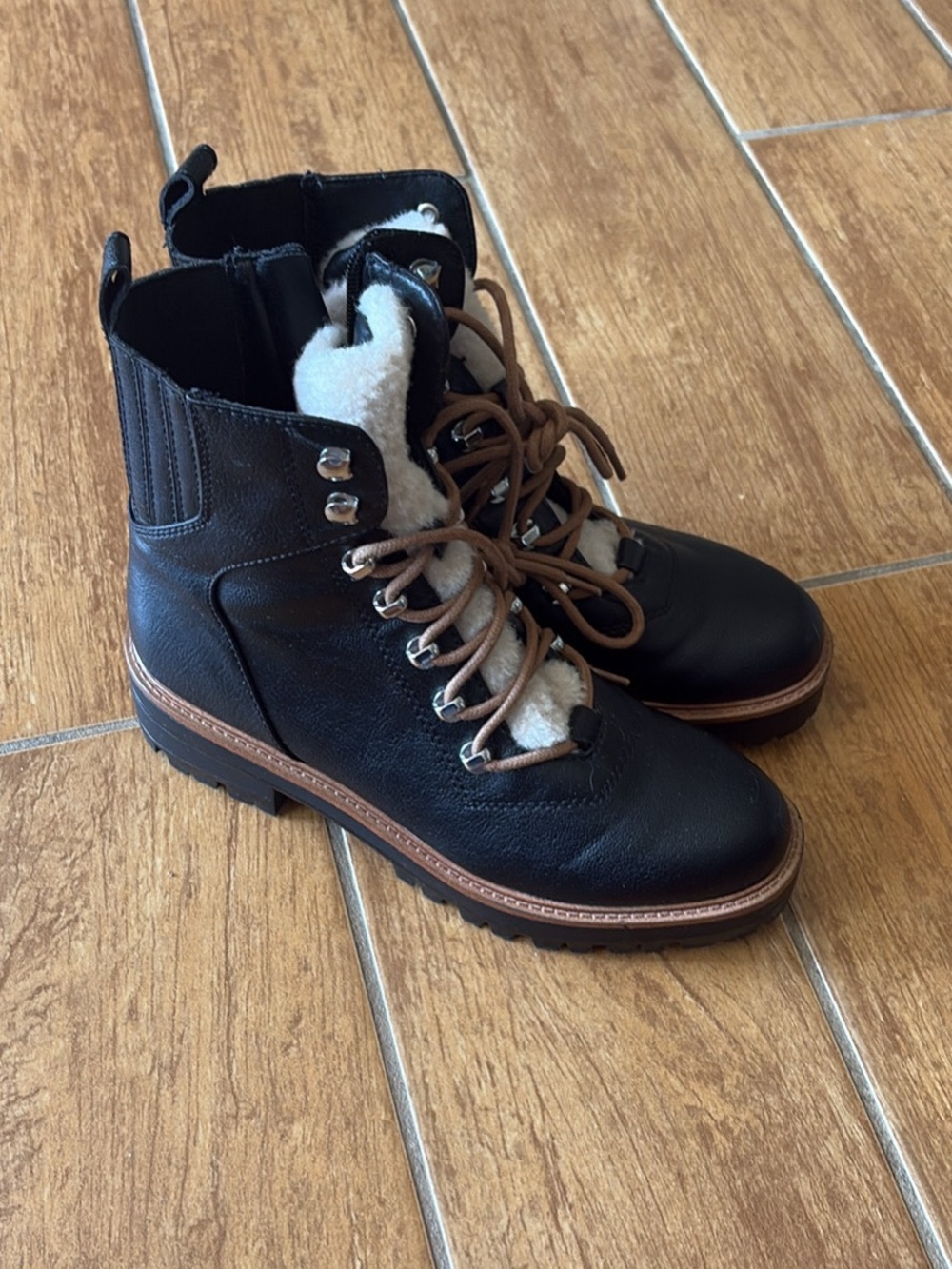 Nine West Black Lace-Up Combat Boots with Brown Laces Women’s 7